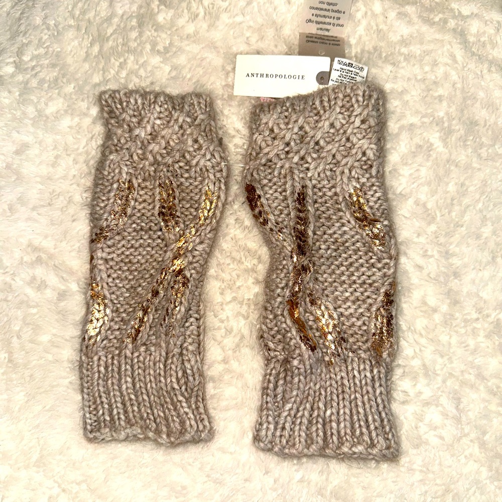 NWT Anthropologie Beige and Gold Knit Boot Toppers